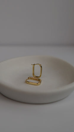 Chloé - Simple Square Hoop Earrings